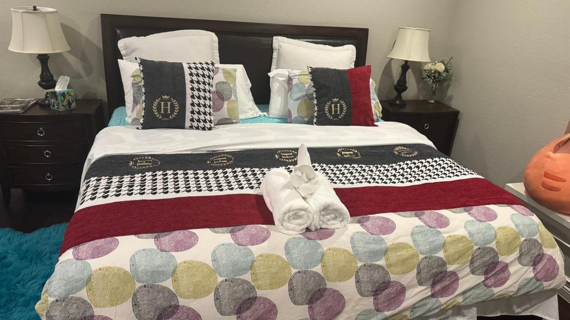 King Bed Big Room Chino Hills Dış mekan fotoğraf